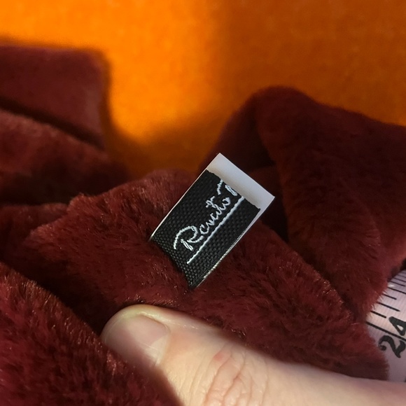 Renato Balestra burgundy faux fur infinity scarf EUC - Picture 5 of 7